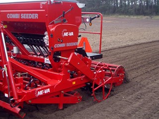 Combi-Seeder-levelling-board.jpg