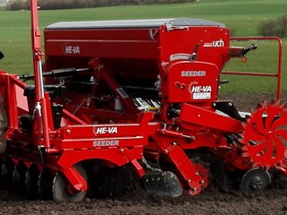Disc-Seeder-close-up.jpg
