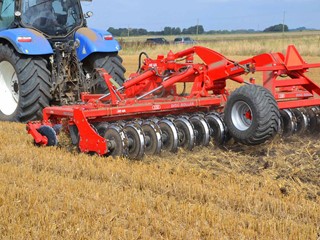 Disc-Roller-Contour-in-stubbel-field1.jpg