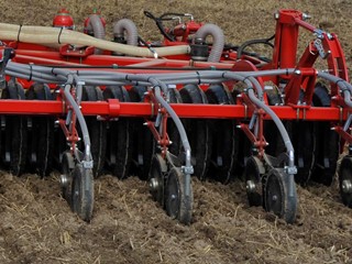 Sub-Tiller-seeding-with-disc-coulters.jpg