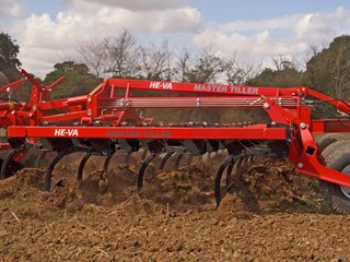 Master-Tiller--closeup-tines.jpg