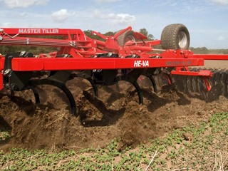 Master-Tiller-tillage-tines.jpg